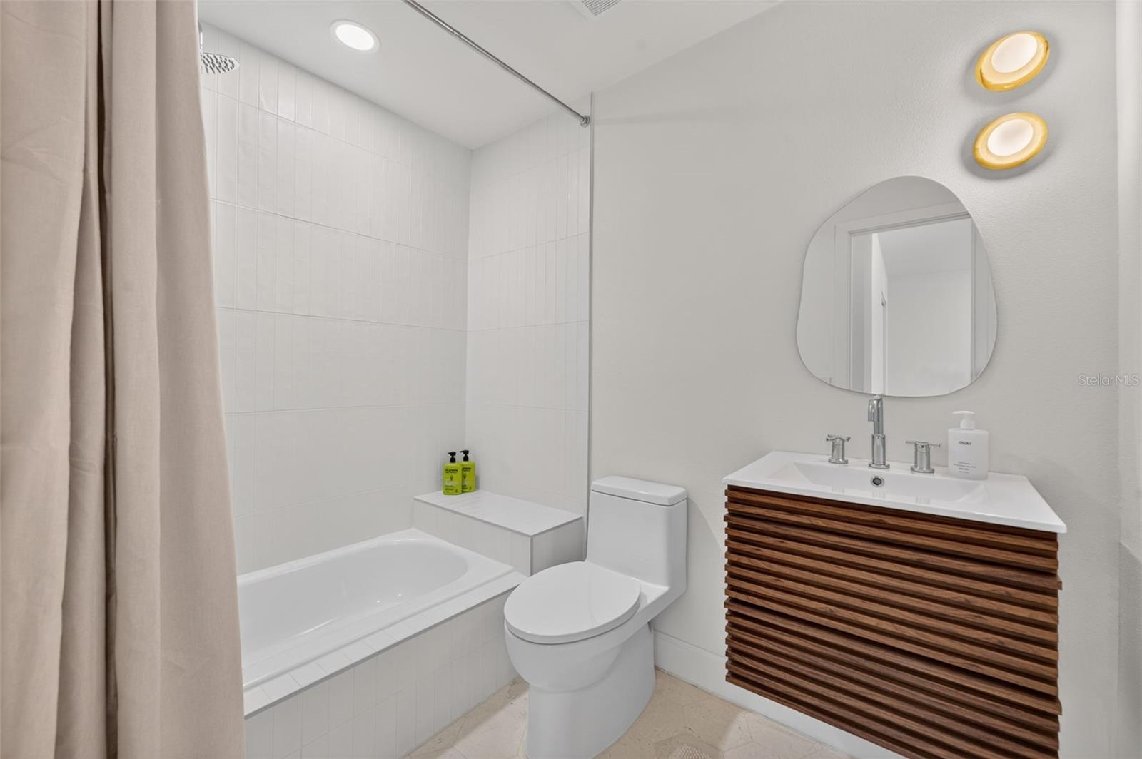 QUARTERS AT WINTER PARK CONDO - Residential