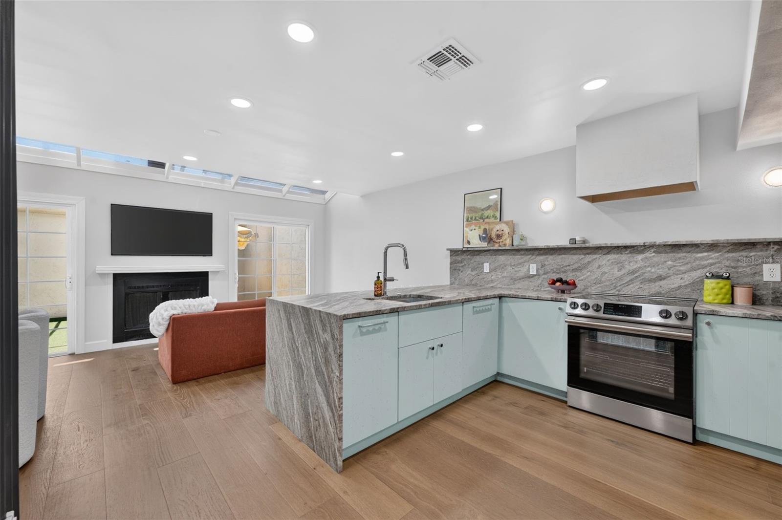 QUARTERS AT WINTER PARK CONDO - Residential