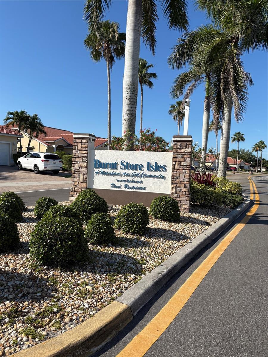 PUNTA GORDA ISLES SEC 15 - Land