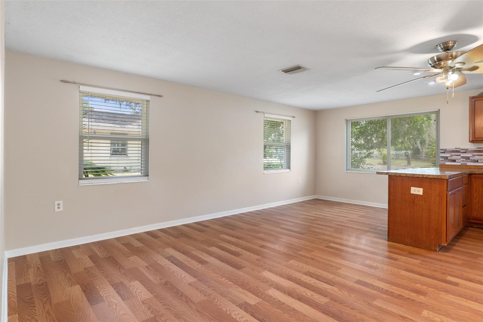 ZAN MAR VILLAGE UNIT 01 - Residential