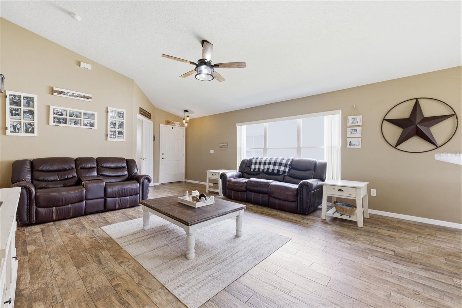 PLANTATION PALMS - Residential