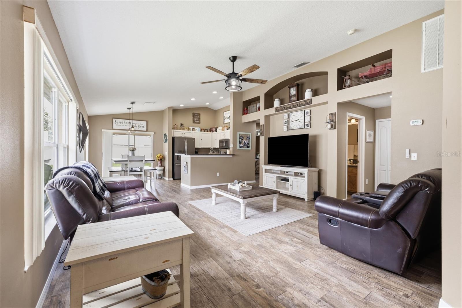 PLANTATION PALMS - Residential