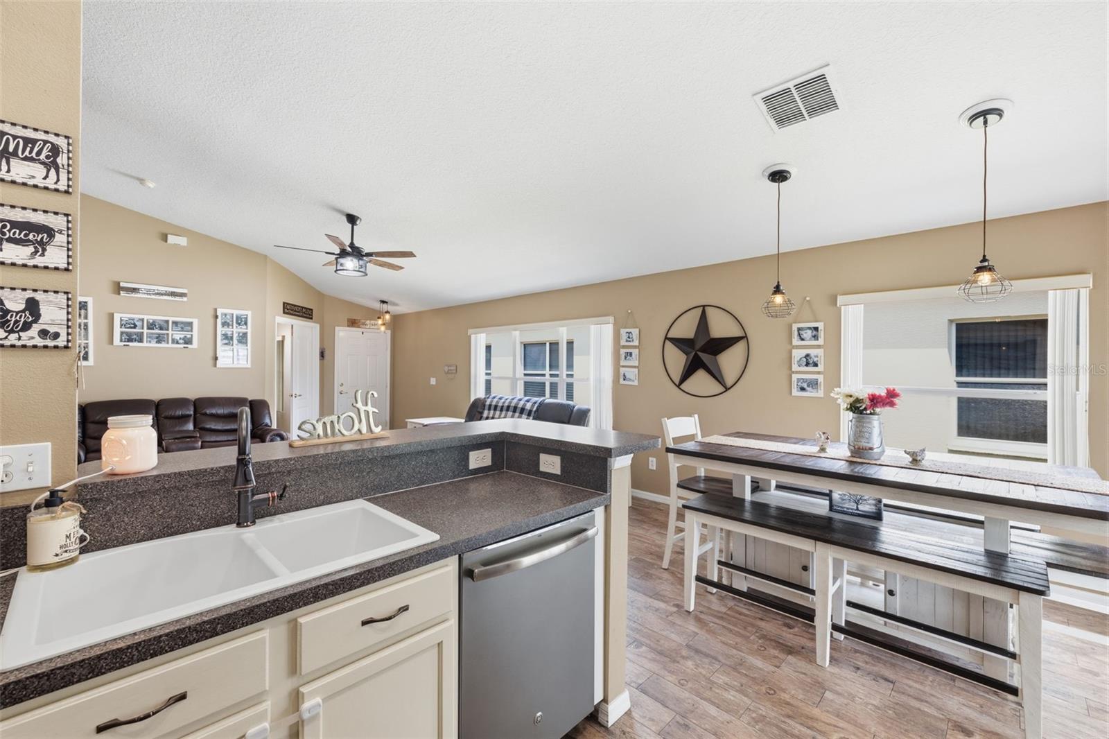 PLANTATION PALMS - Residential