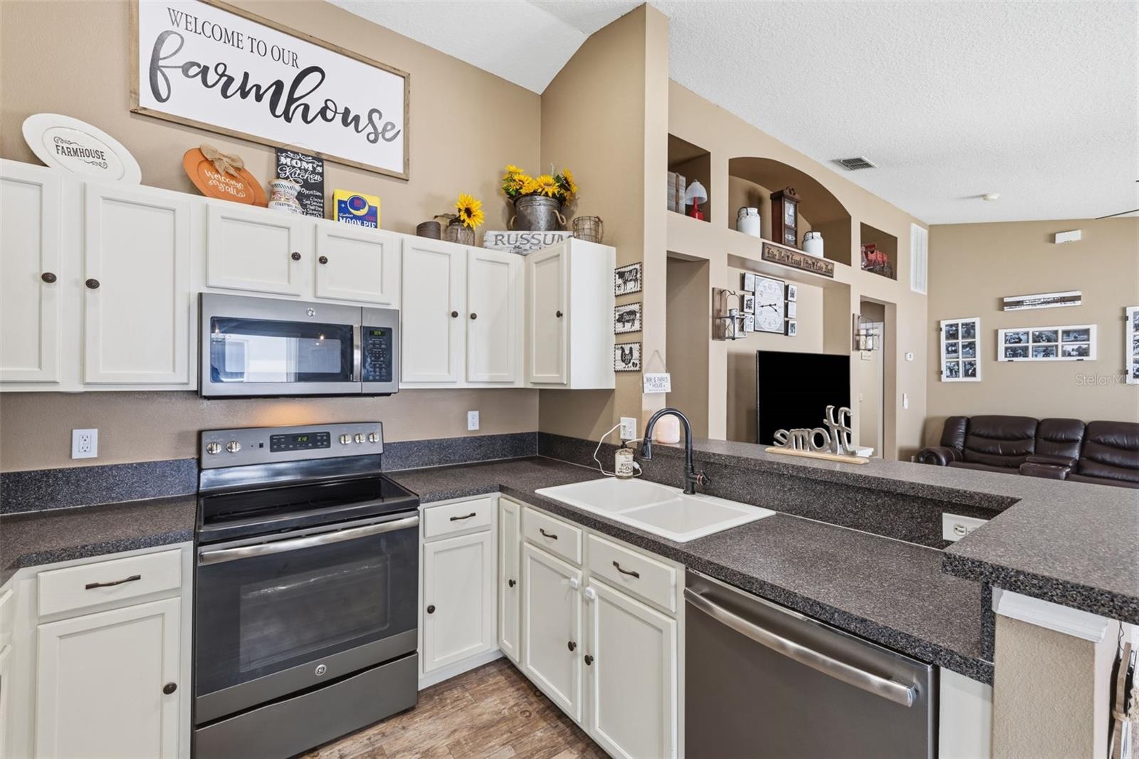 PLANTATION PALMS - Residential