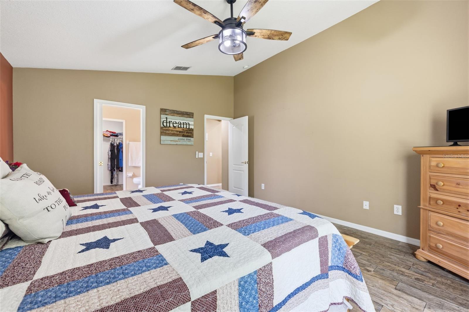 PLANTATION PALMS - Residential