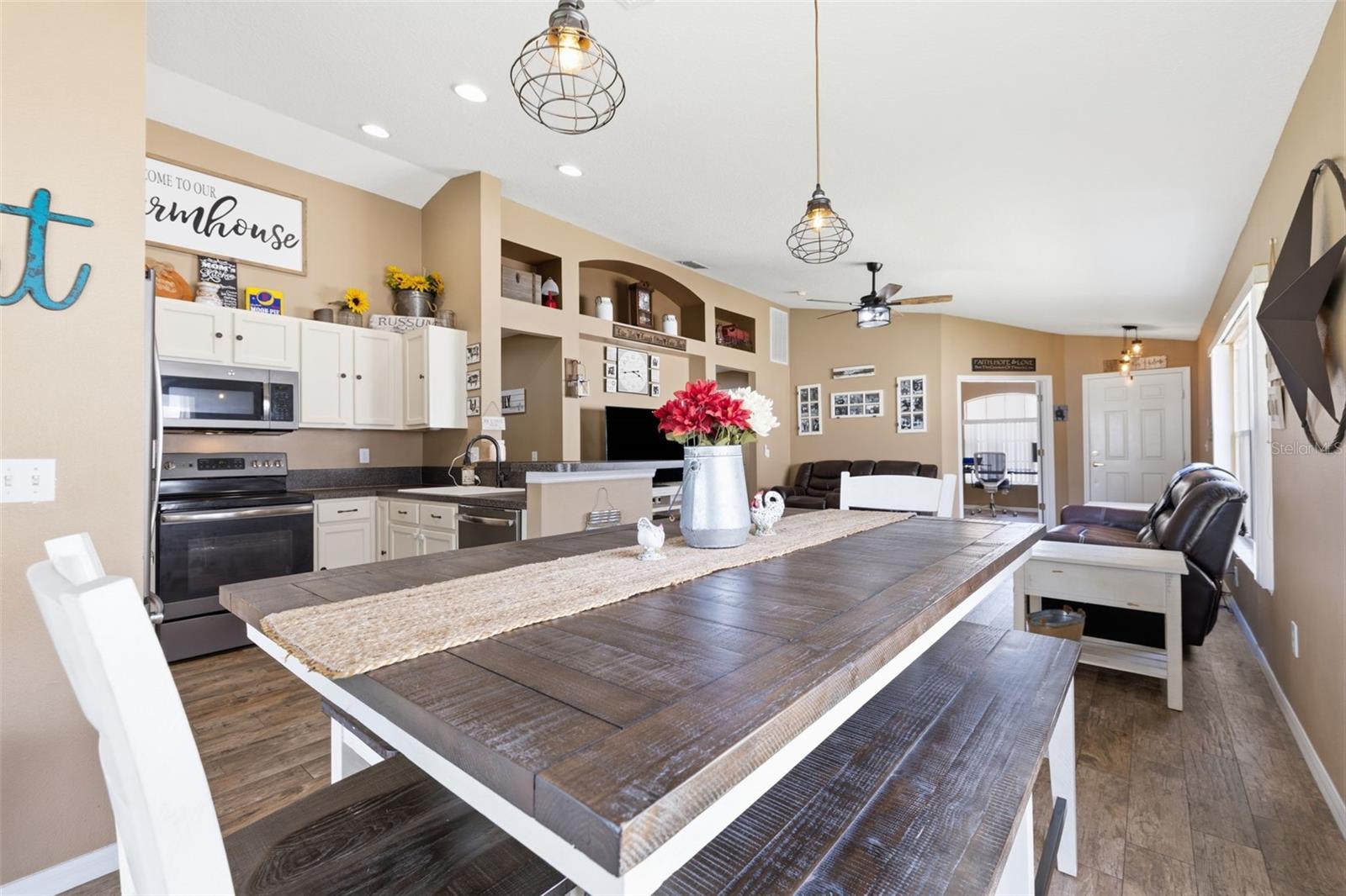 PLANTATION PALMS - Residential