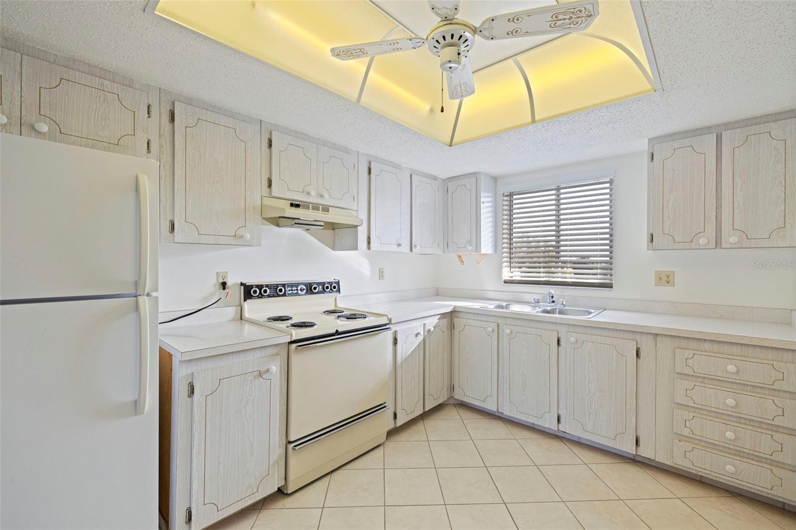 BAYSHORE ON THE LAKE APTS III SEC2 - Residential