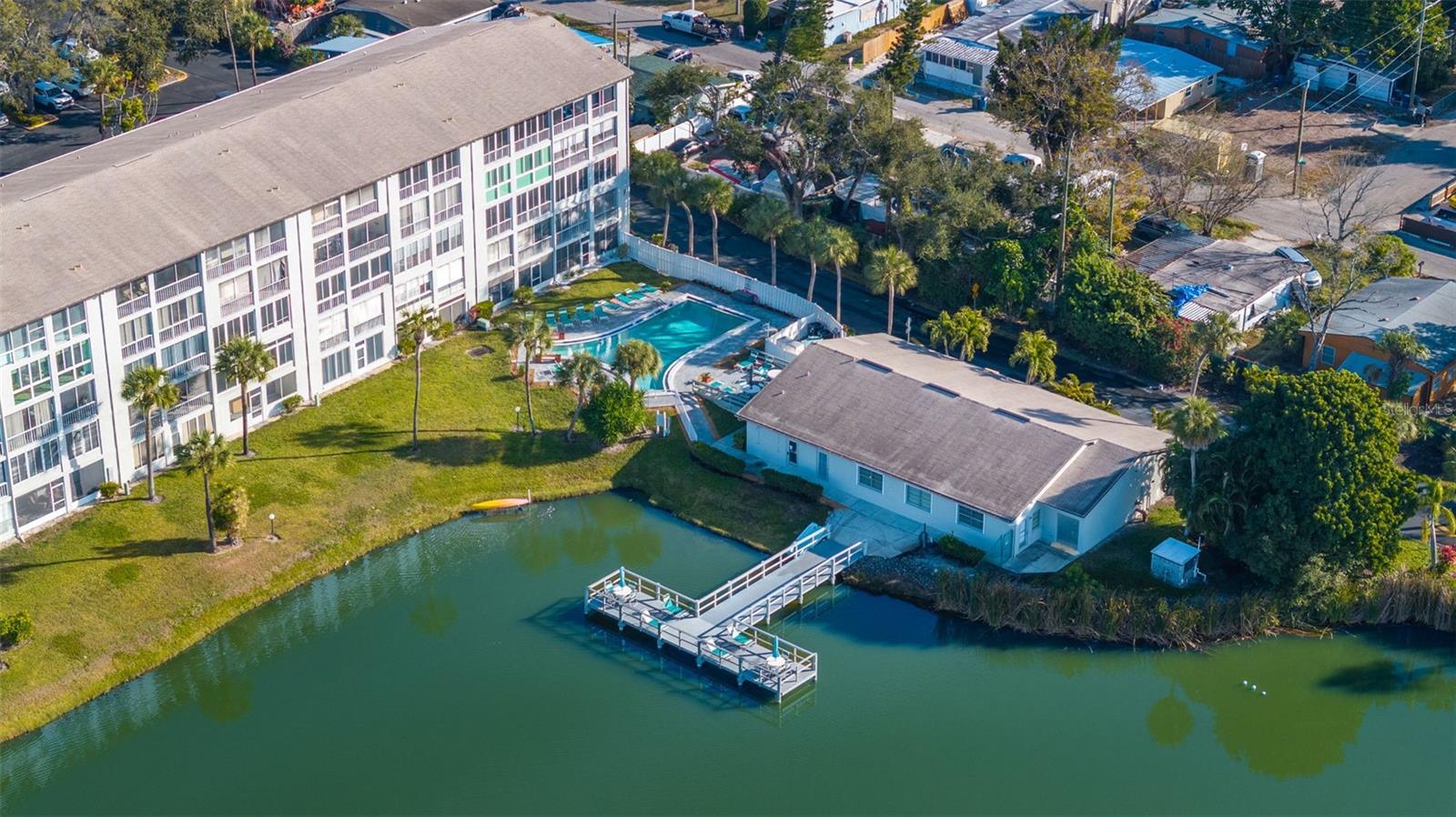 BAYSHORE ON THE LAKE APTS III SEC2 - Residential