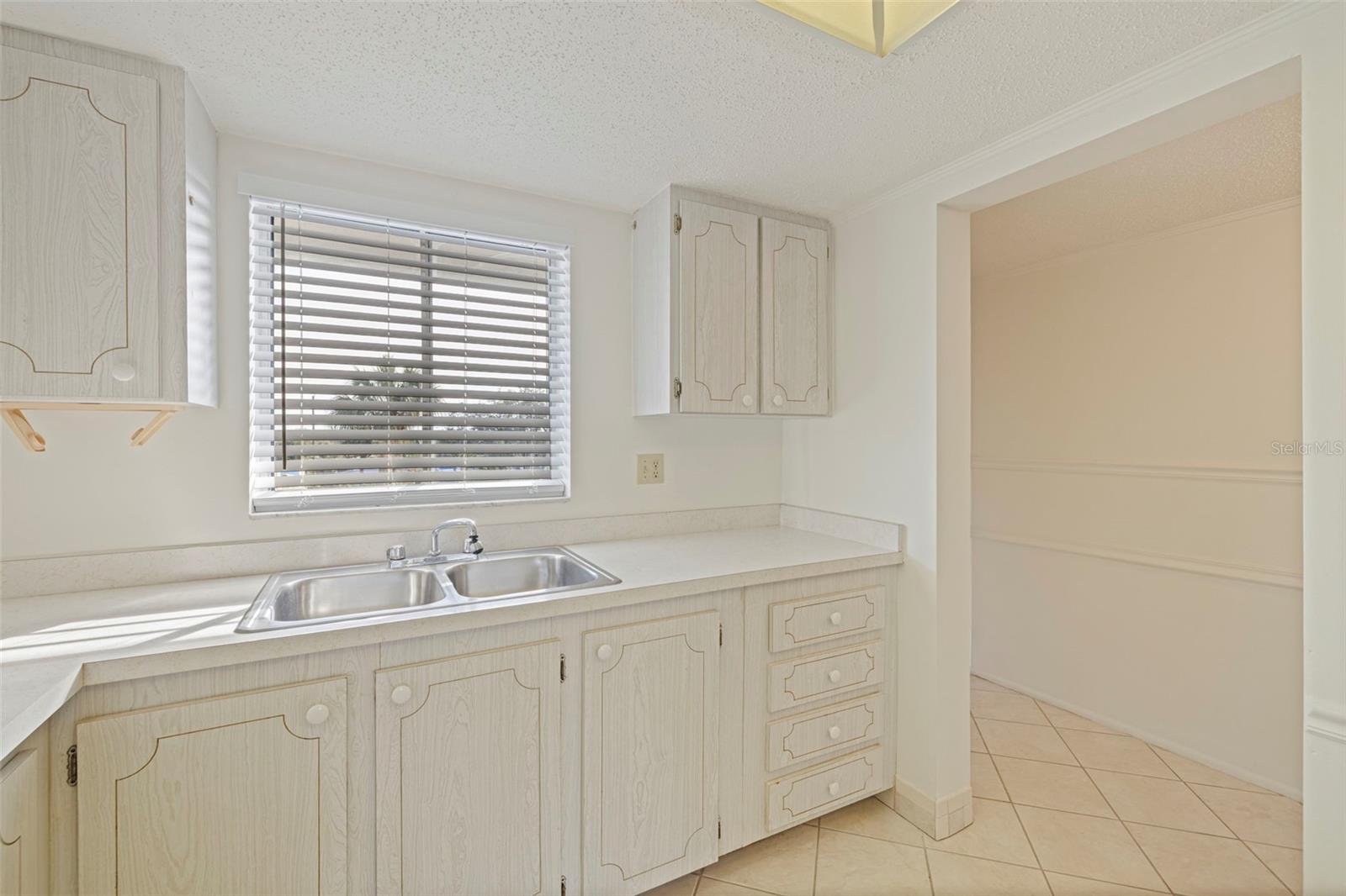 BAYSHORE ON THE LAKE APTS III SEC2 - Residential