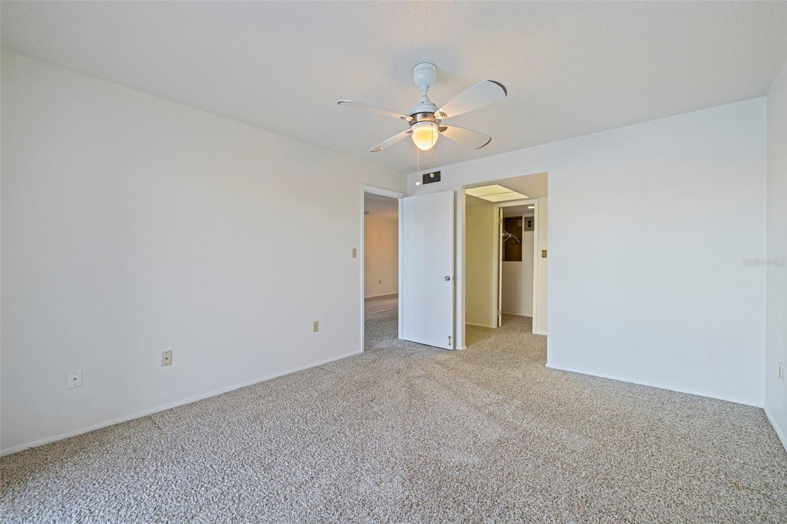 BAYSHORE ON THE LAKE APTS III SEC2 - Residential