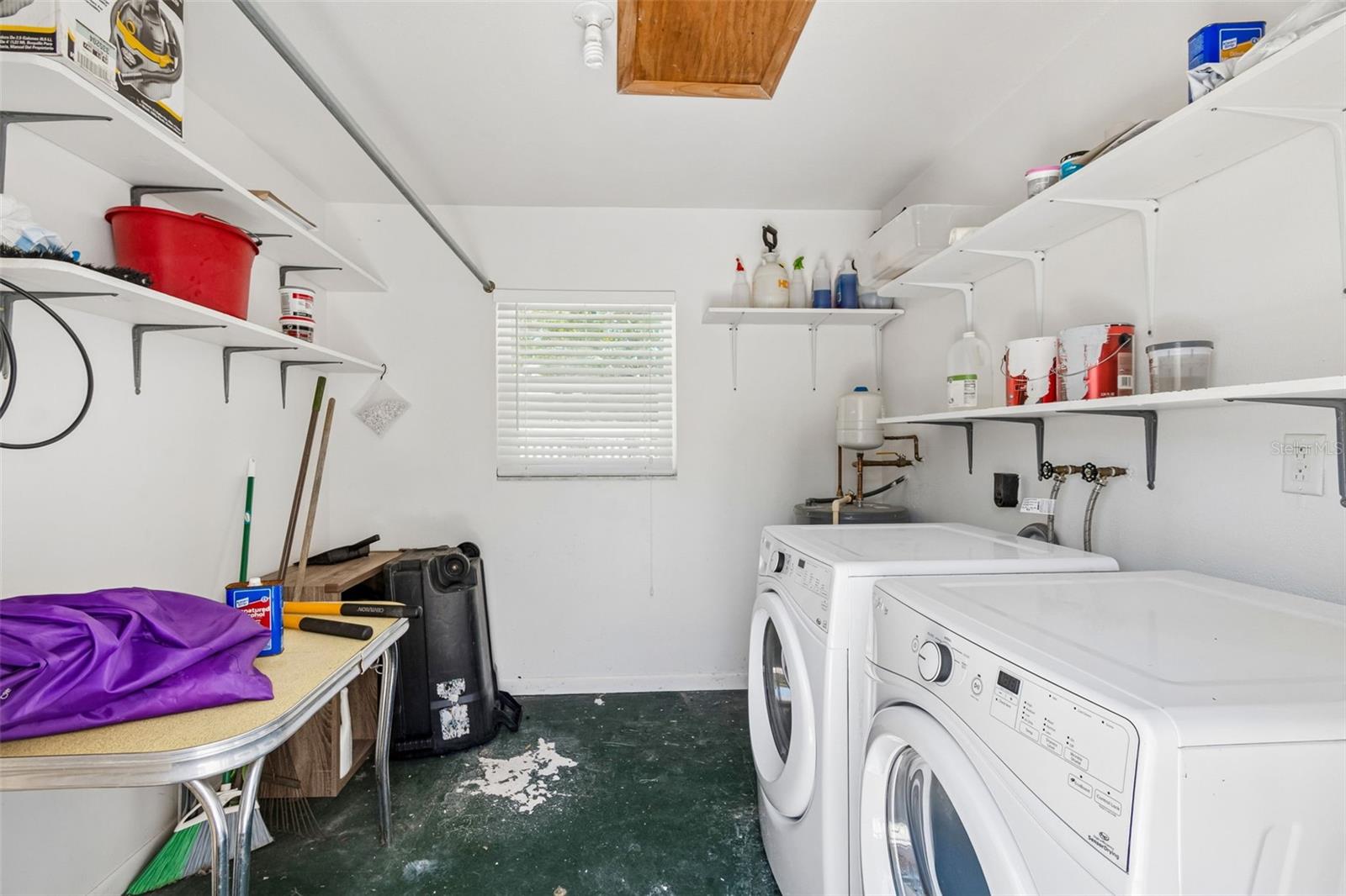 PASADENA ESTATES - Residential Income