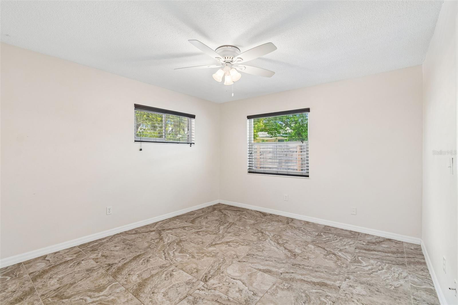 PASADENA ESTATES - Residential Income