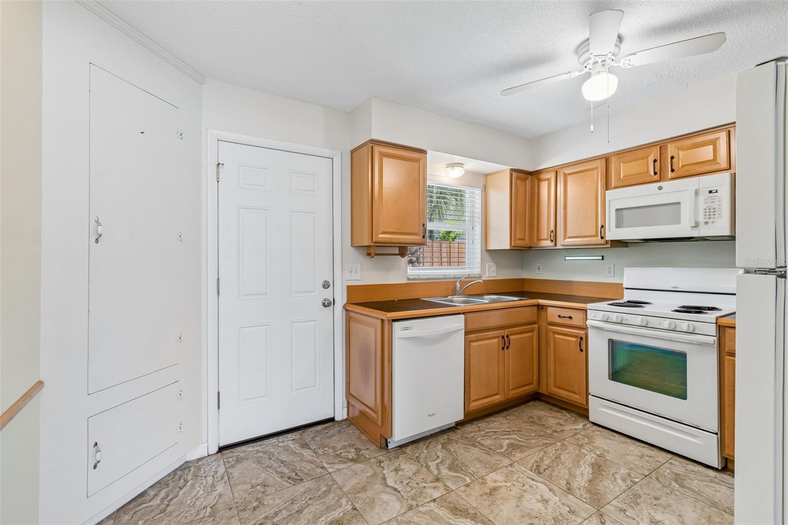 PASADENA ESTATES - Residential Income