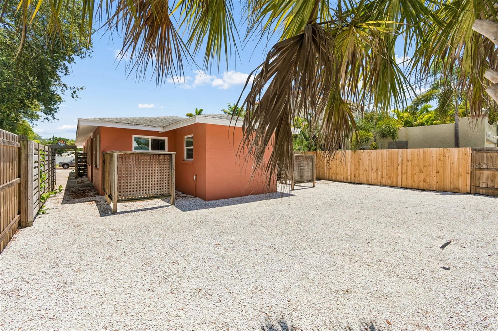 PASADENA ESTATES - Residential Income