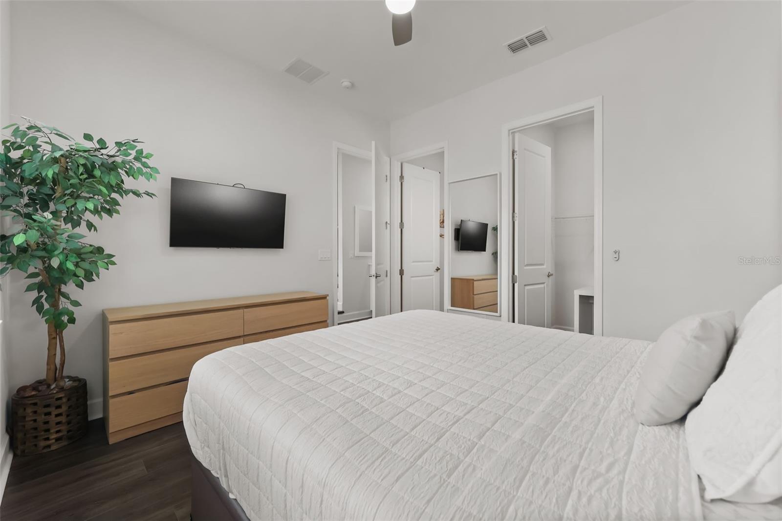 AVALON TWNHMS - Residential