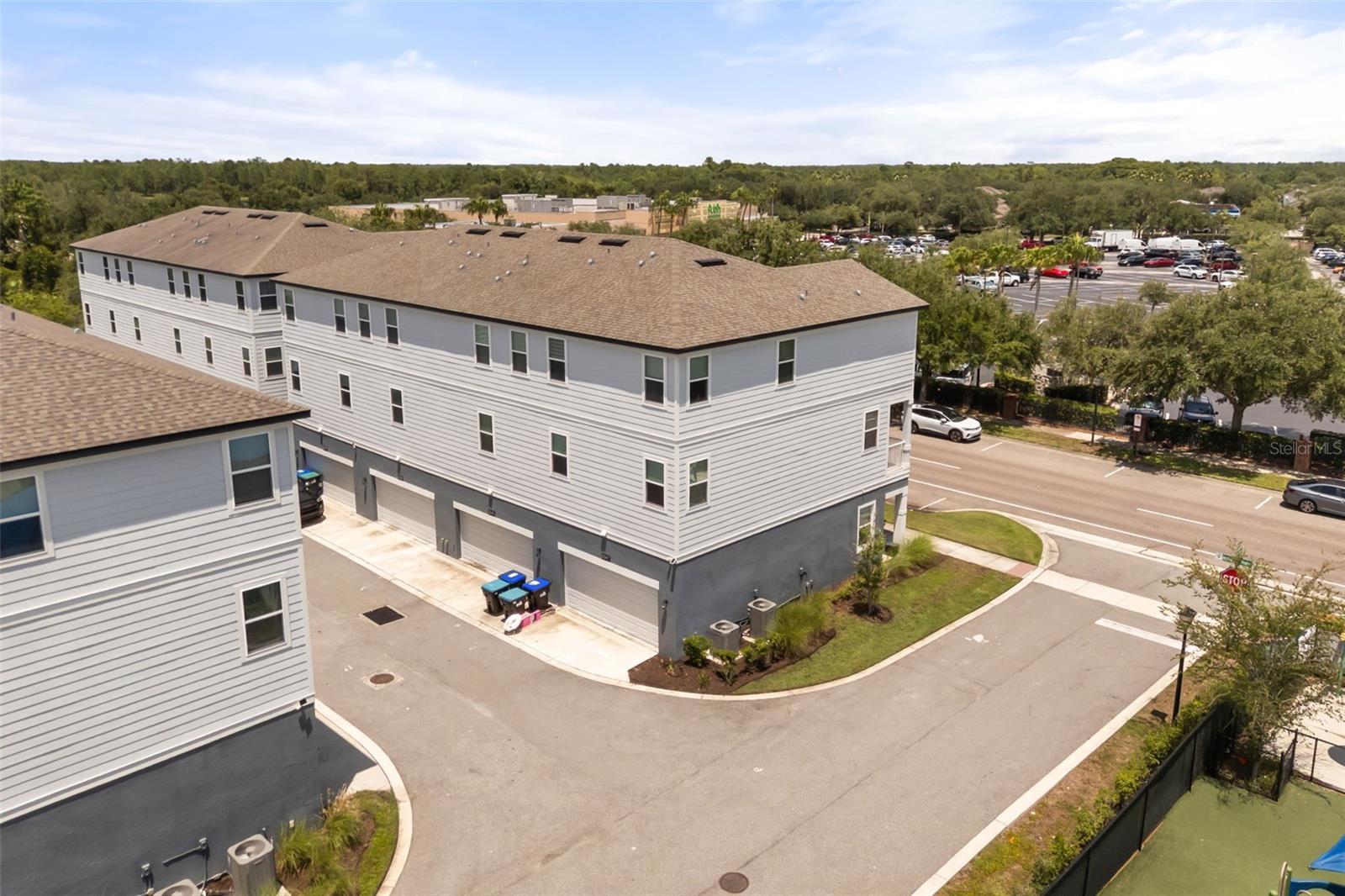 AVALON TWNHMS - Residential