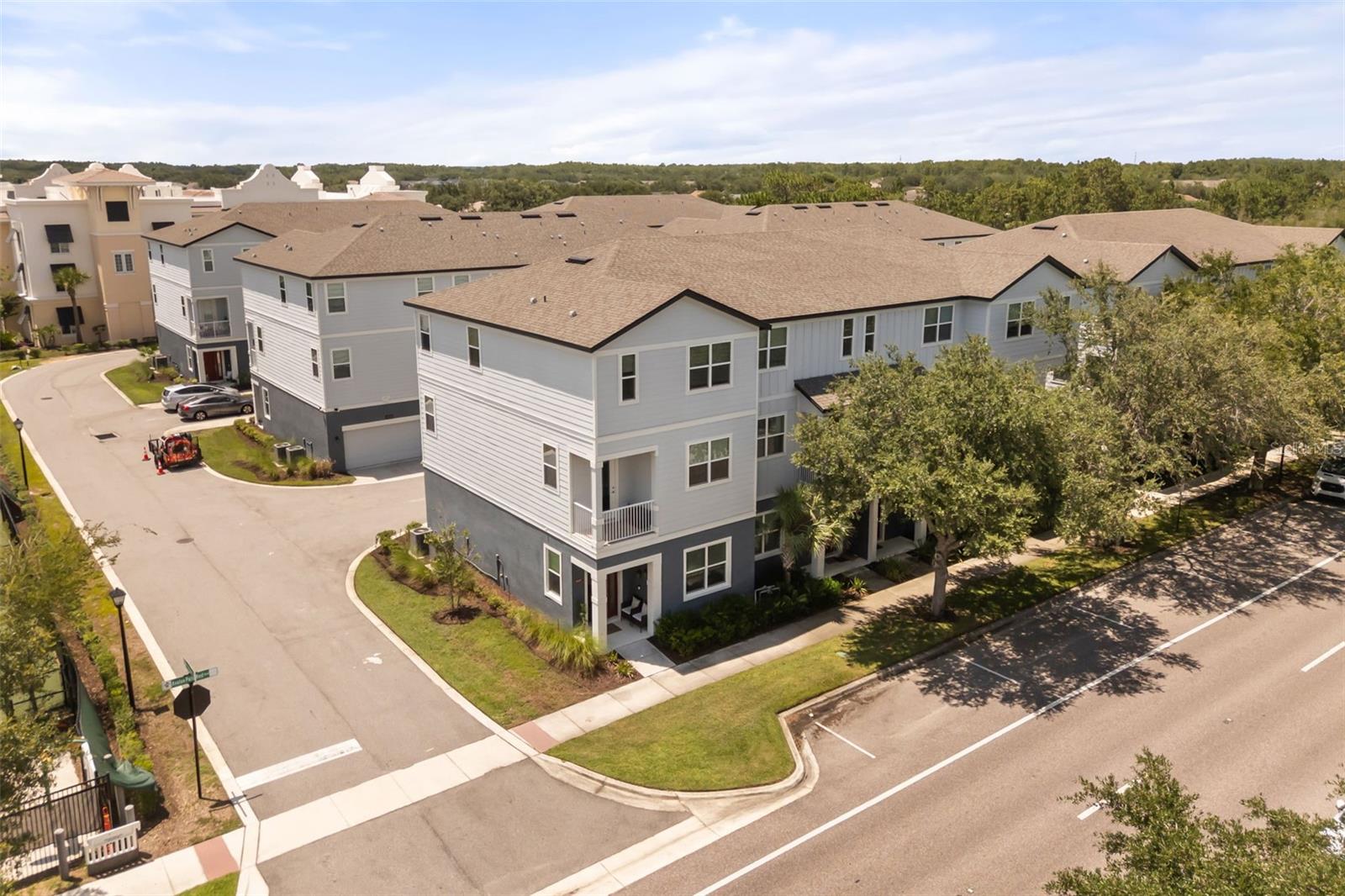 AVALON TWNHMS - Residential
