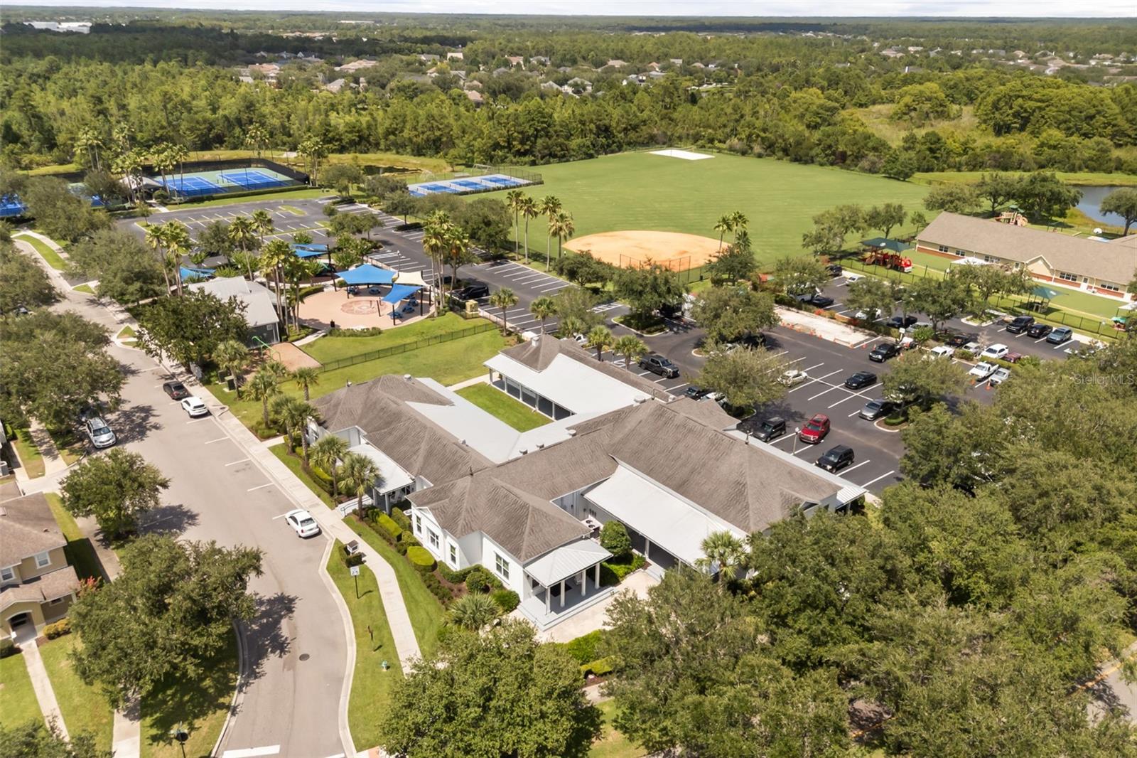 AVALON TWNHMS - Residential