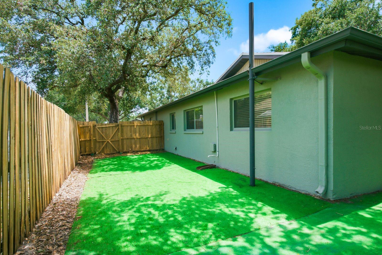 HARBOR PALMS UNIT ELEVEN LOT 451 - Residential