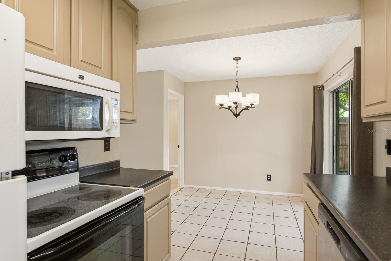 HARBOR PALMS UNIT ELEVEN LOT 451 - Residential