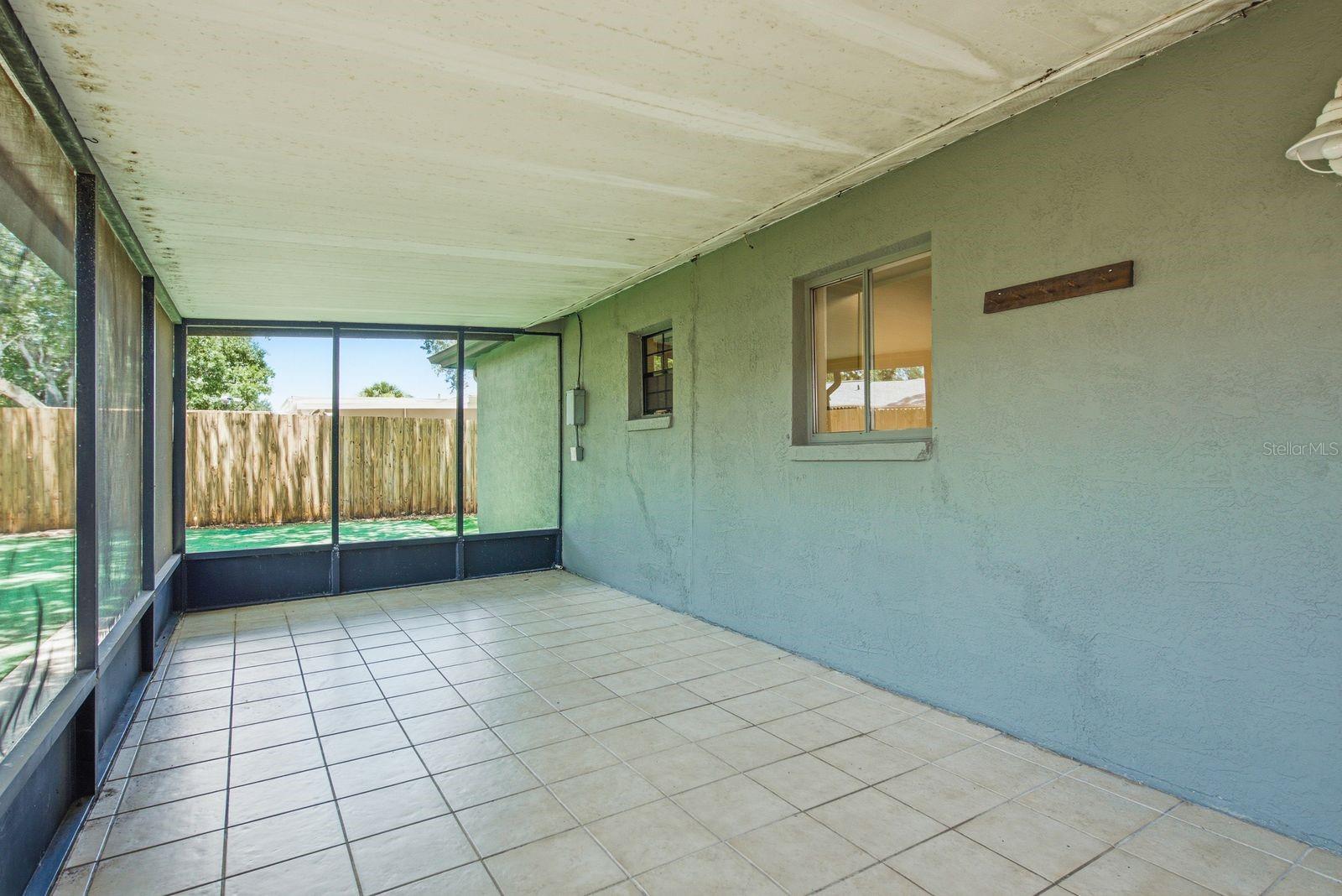 HARBOR PALMS UNIT ELEVEN LOT 451 - Residential