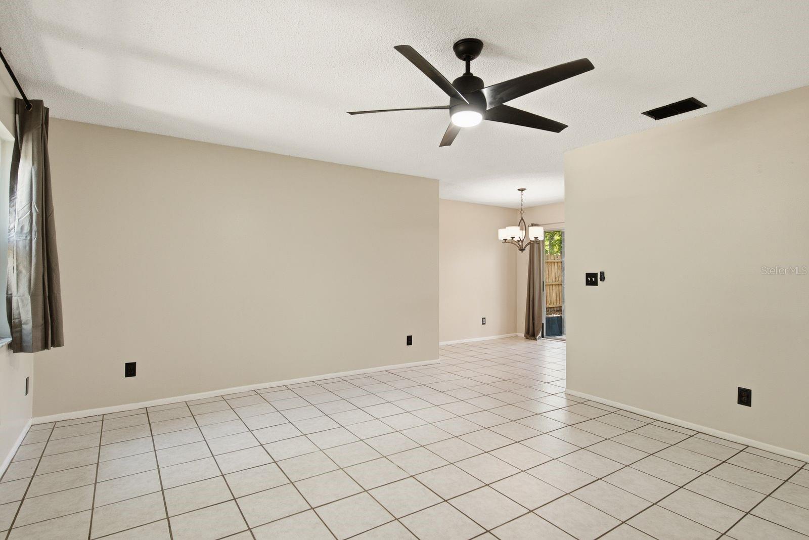 HARBOR PALMS UNIT ELEVEN LOT 451 - Residential