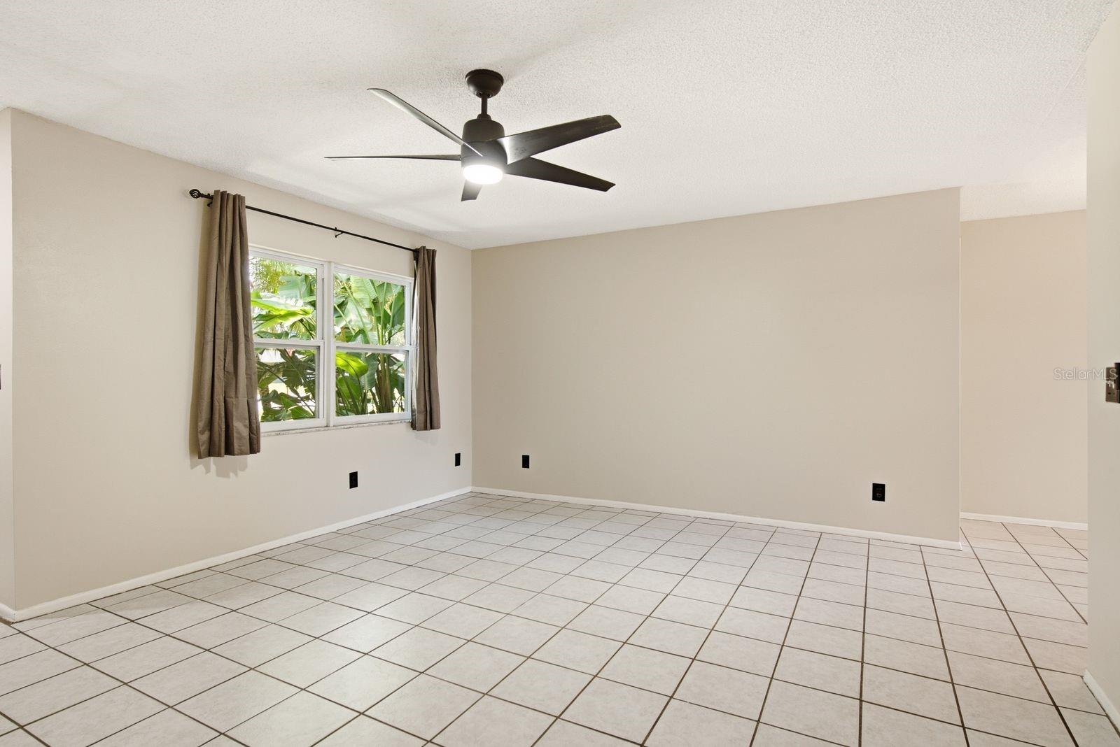 HARBOR PALMS UNIT ELEVEN LOT 451 - Residential