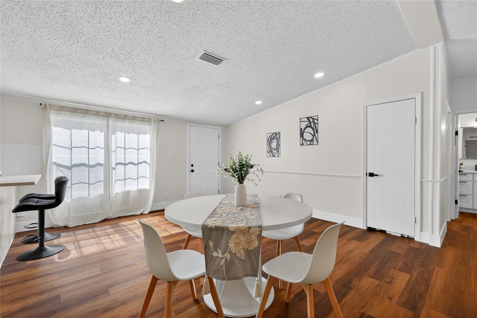 COLEMAN OAKS - Residential
