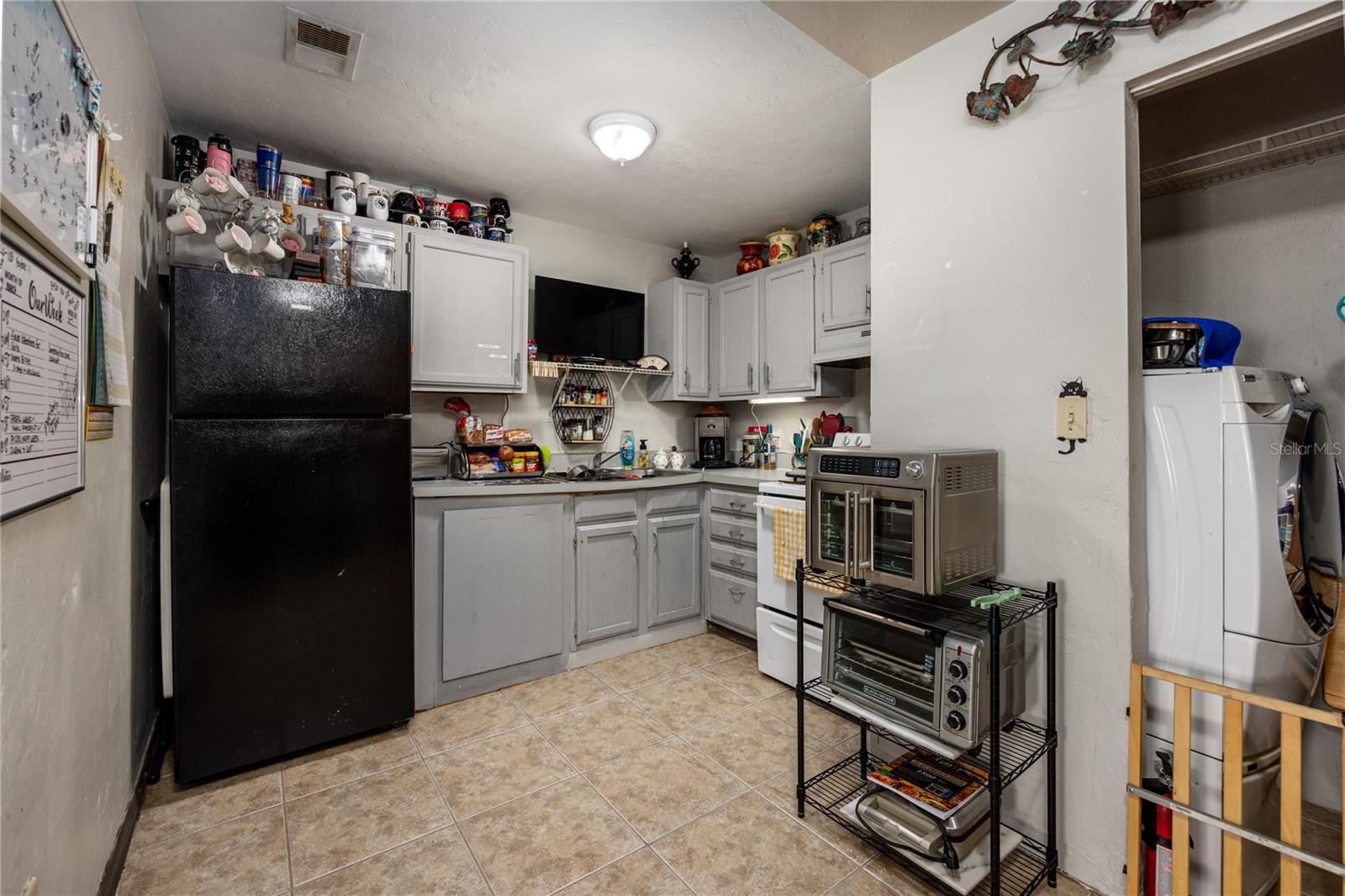 PHOENIX SUB PH II NAPIER GRT - Residential Income