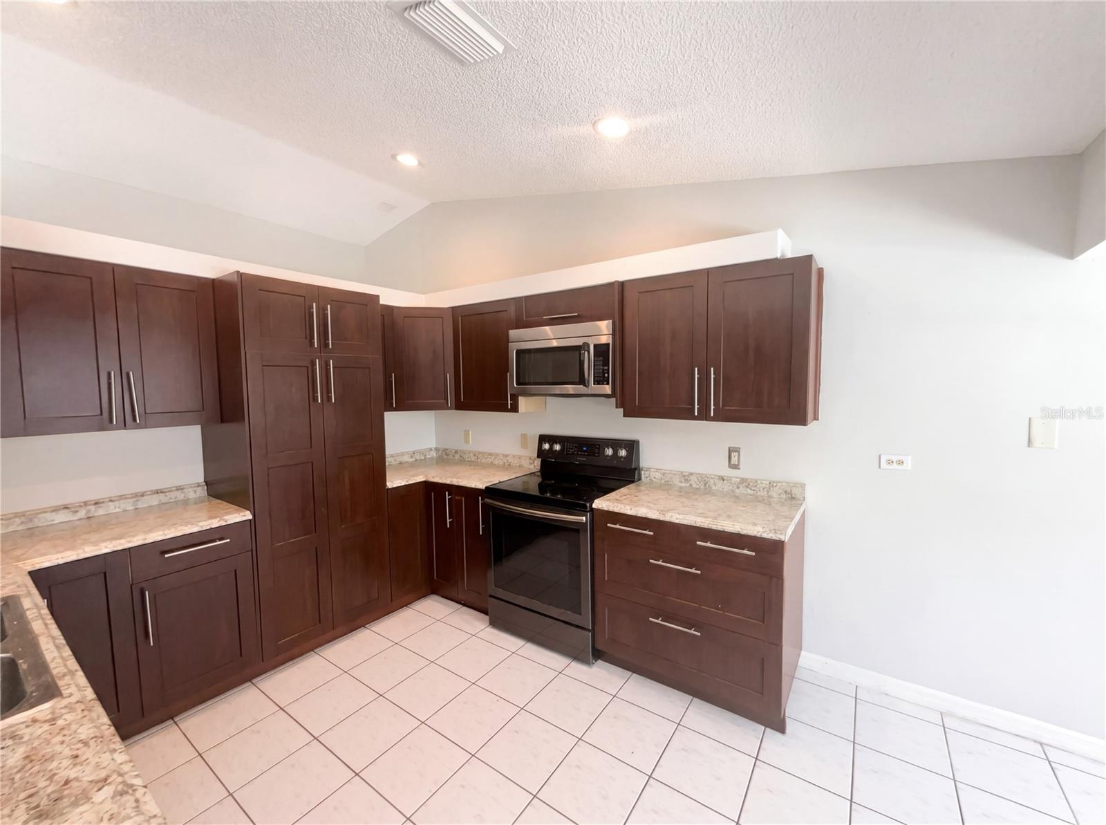 PLEASANT HILL LAKES UNIT 3 - Residential