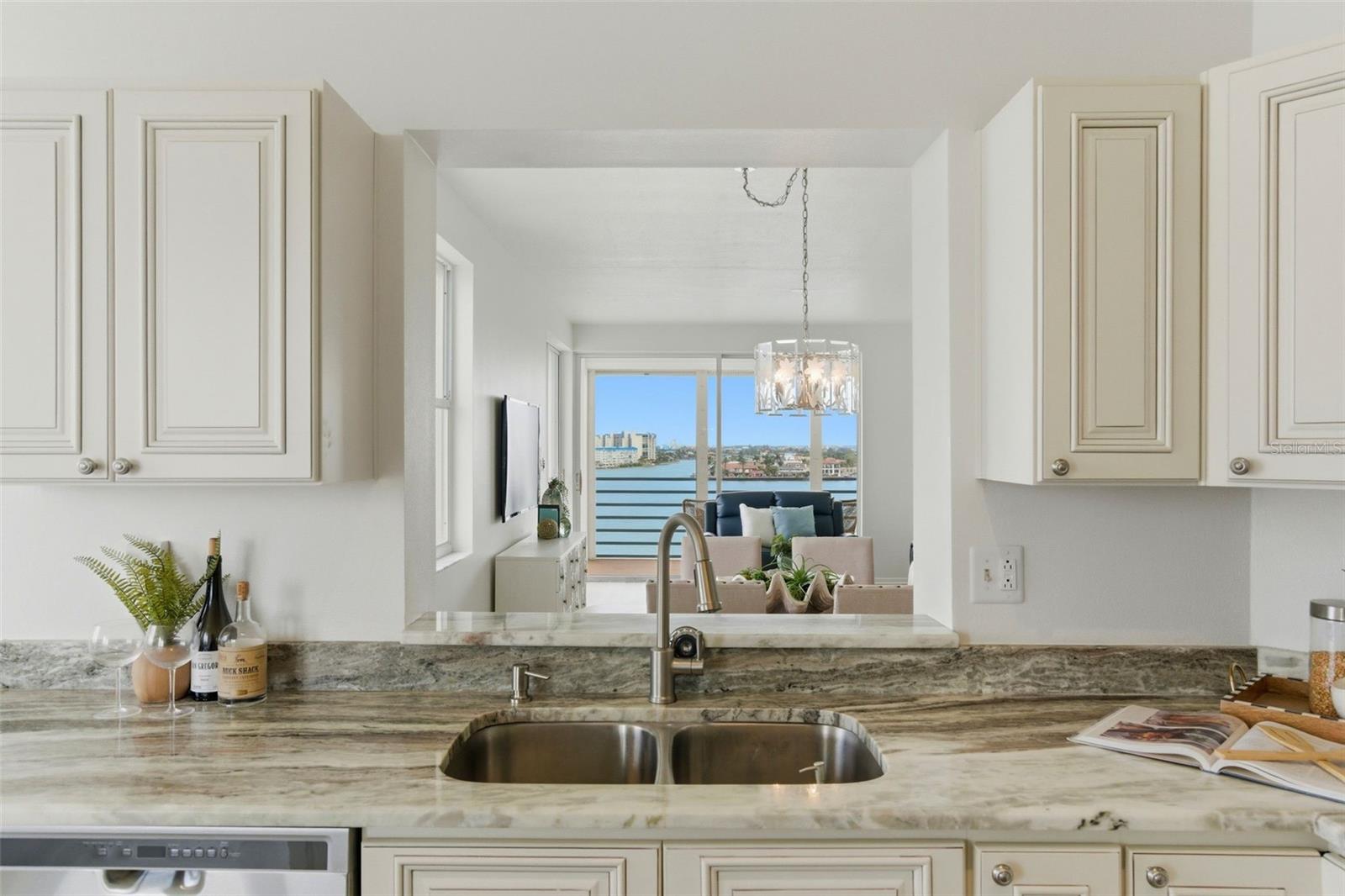 HARBOURSIDE CONDO - Residential