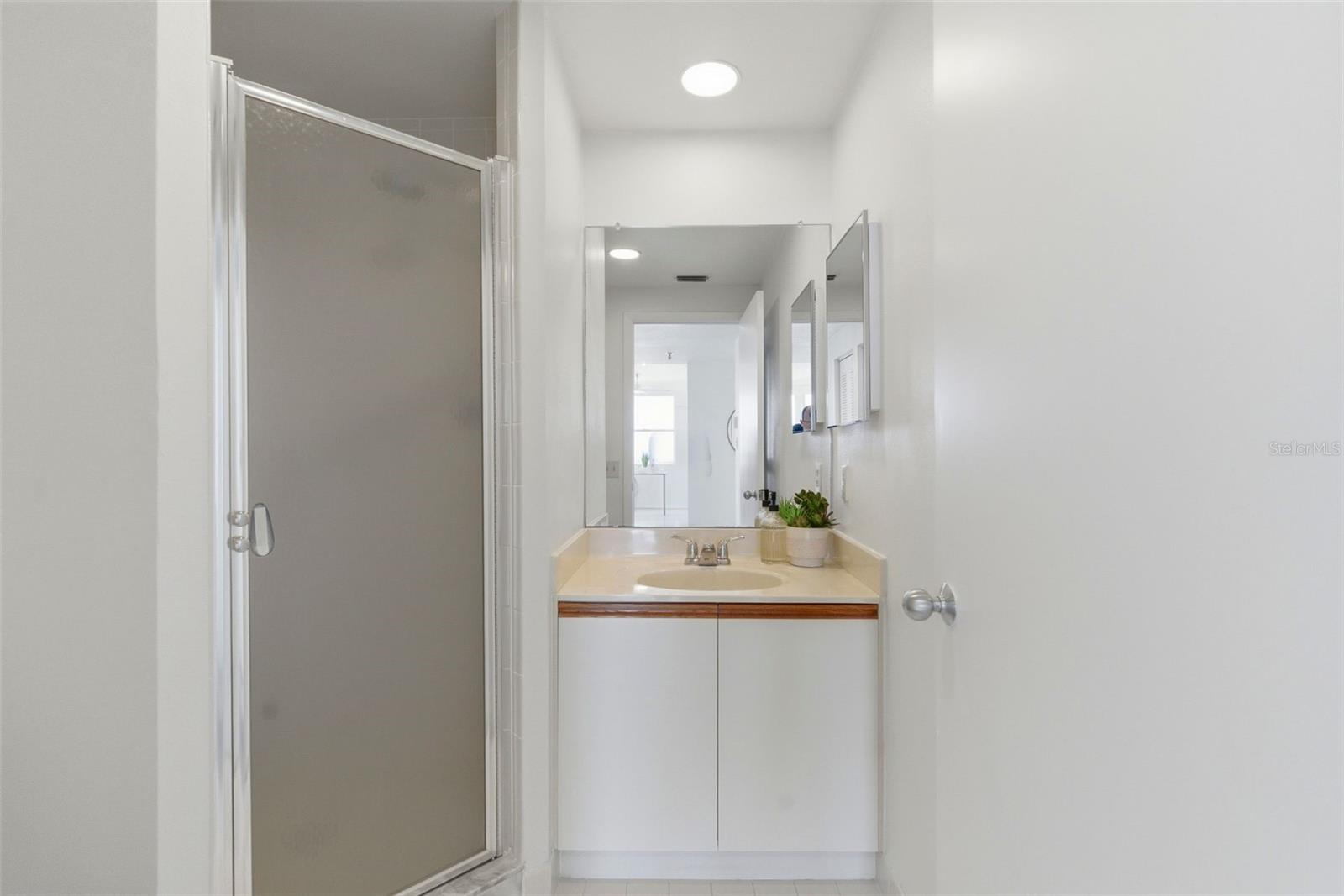 HARBOURSIDE CONDO - Residential