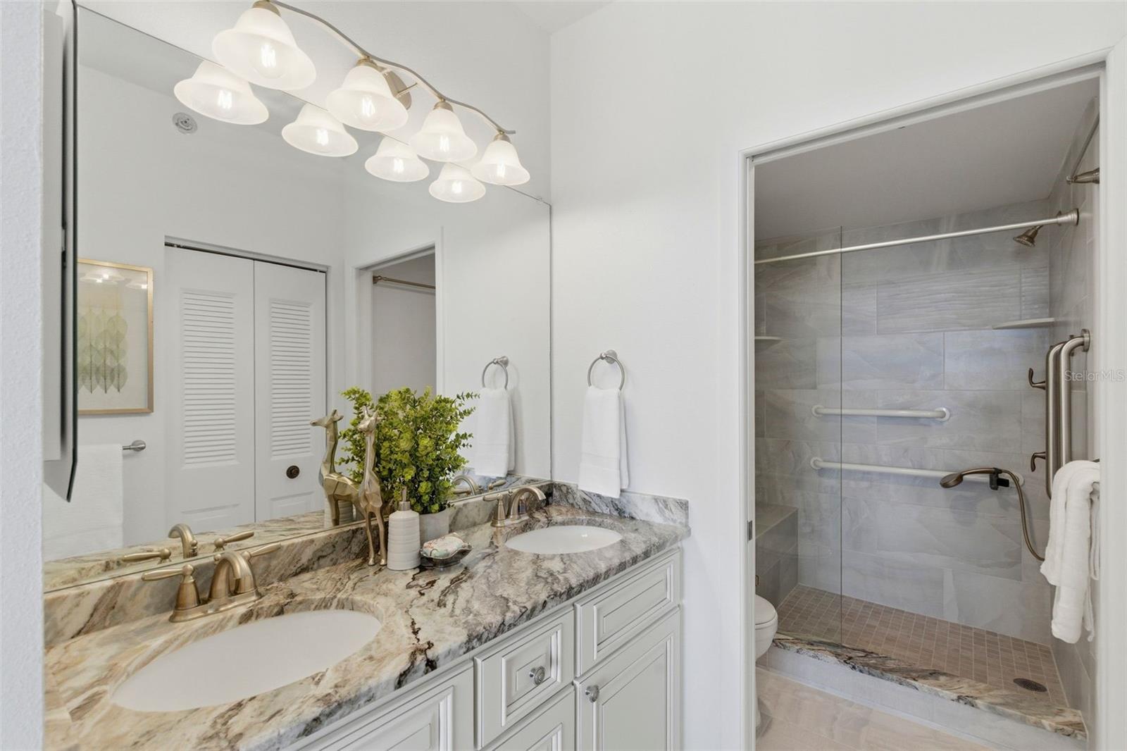HARBOURSIDE CONDO - Residential