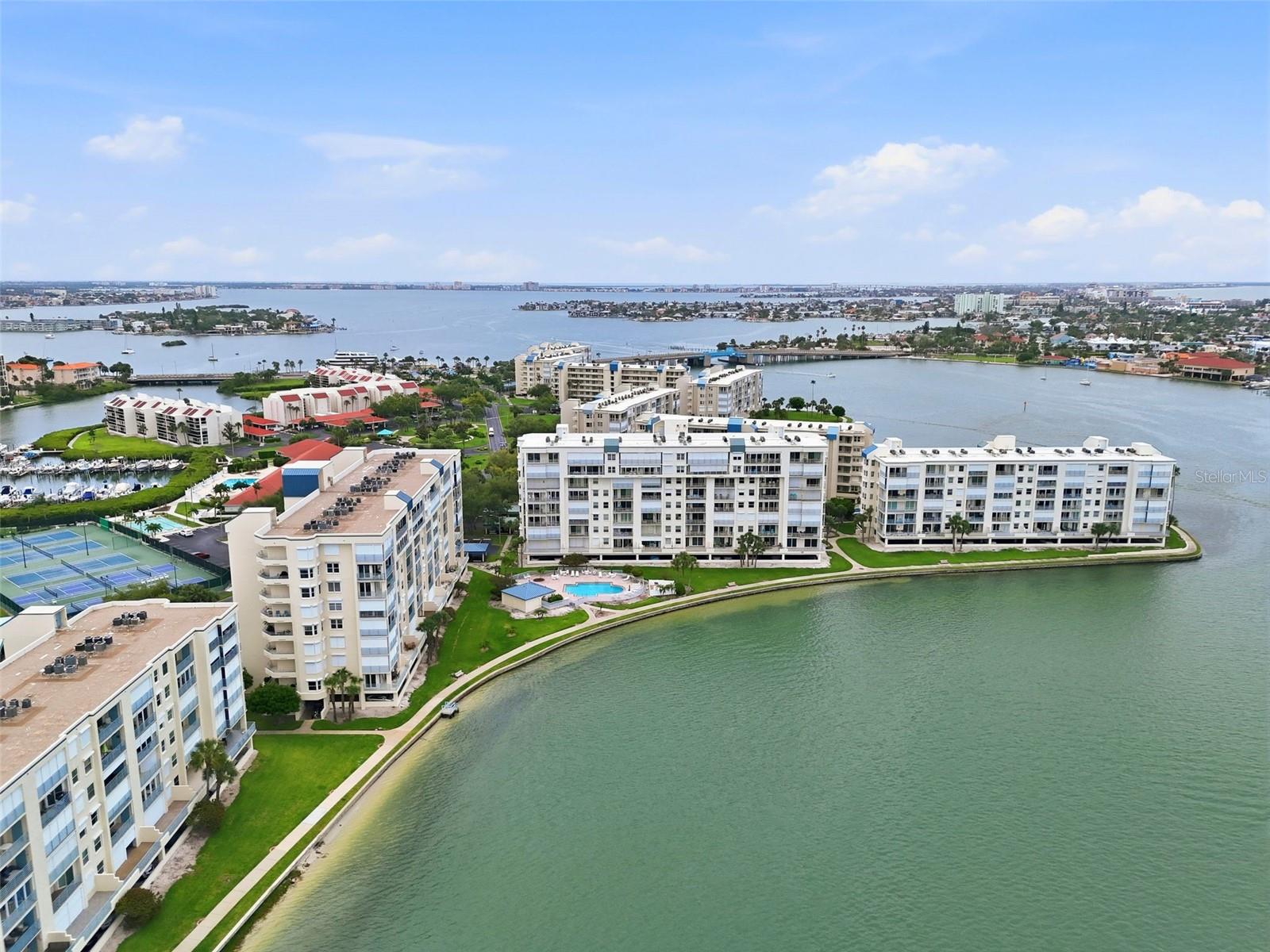 HARBOURSIDE CONDO - Residential