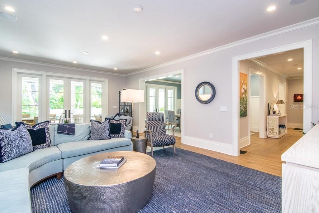 HYDE PARK WEST - Residential