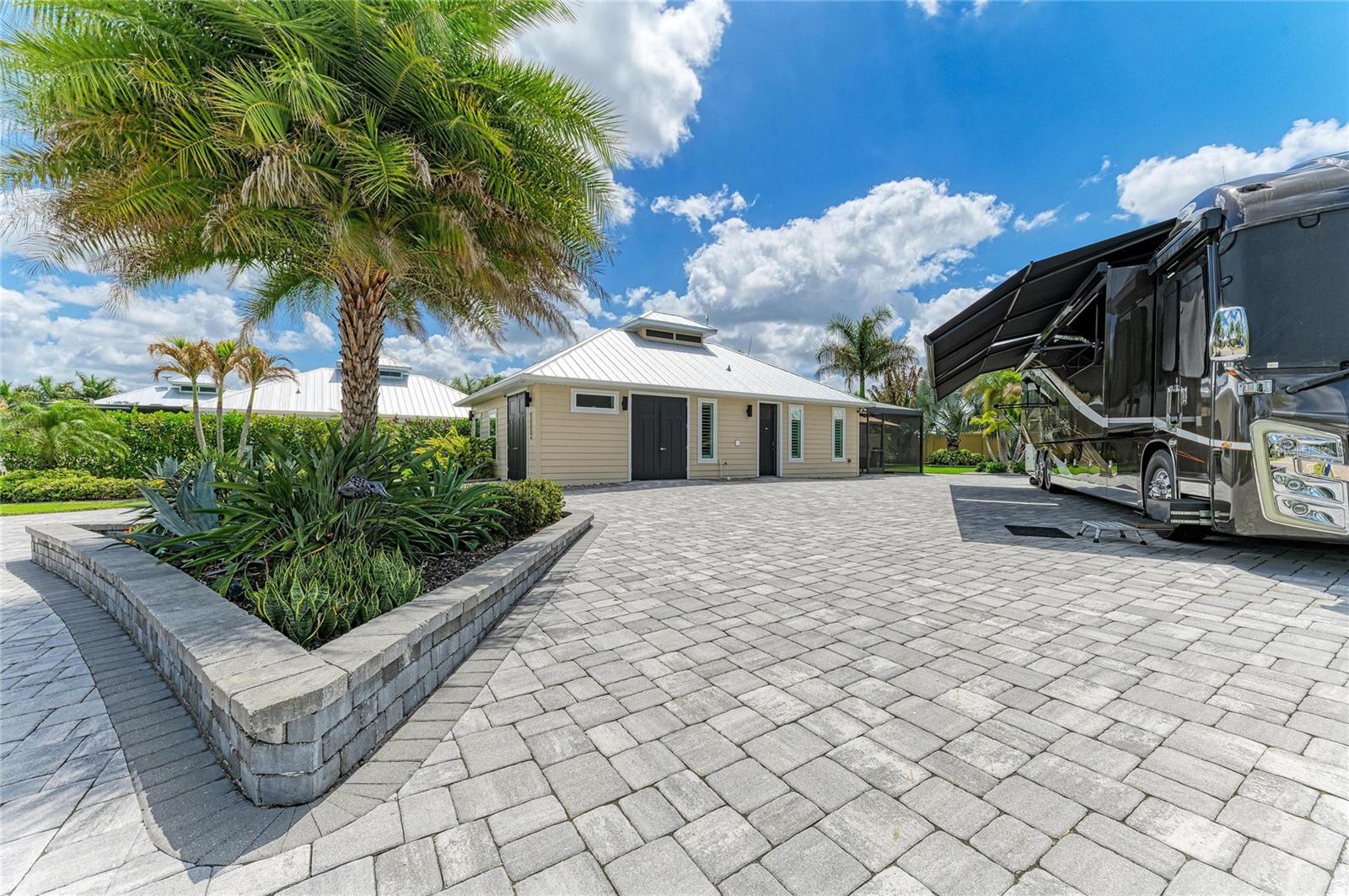 THORNTON CRK MOTORCOACH RESIDENCE - Residential