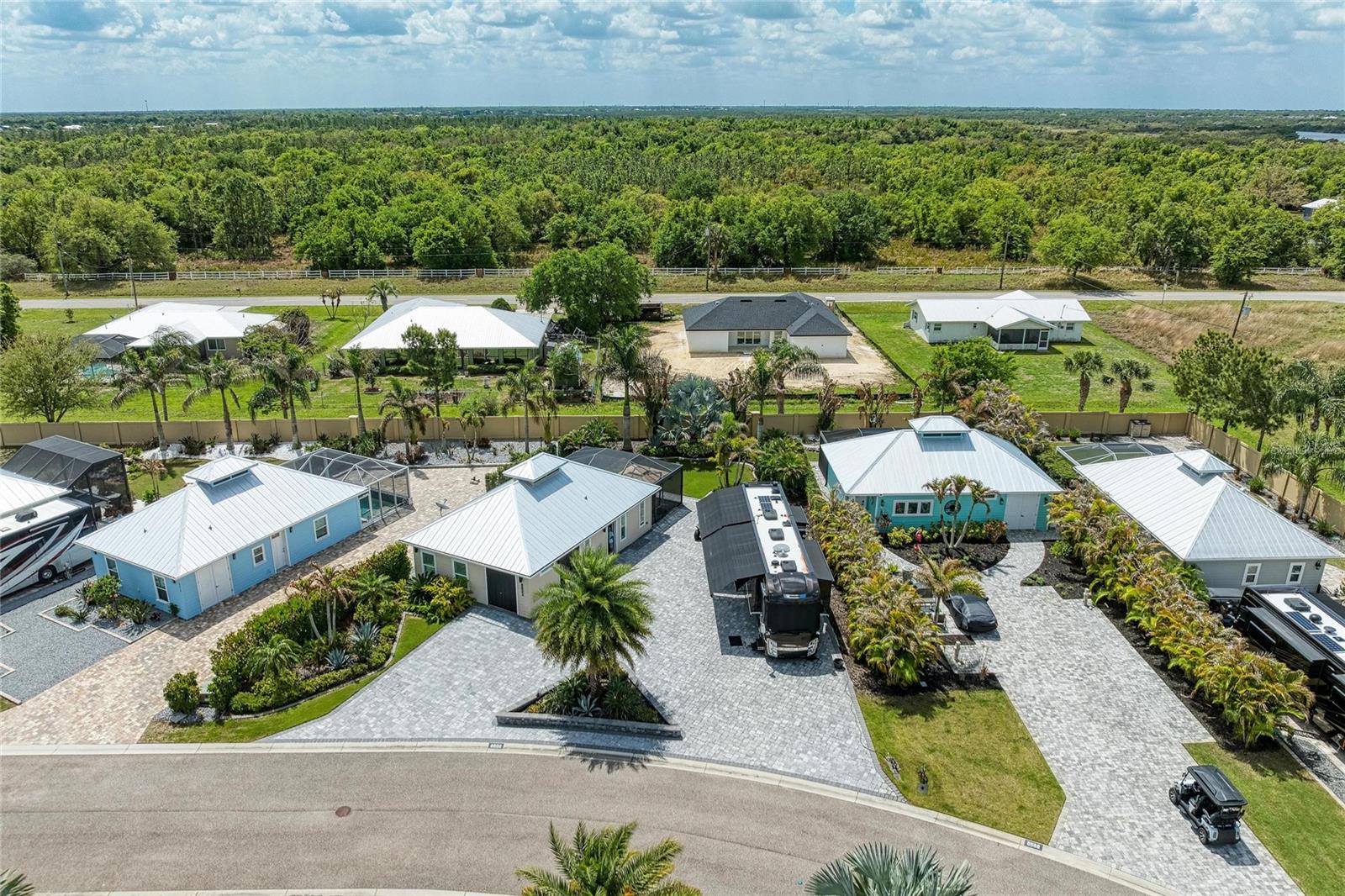 THORNTON CRK MOTORCOACH RESIDENCE - Residential