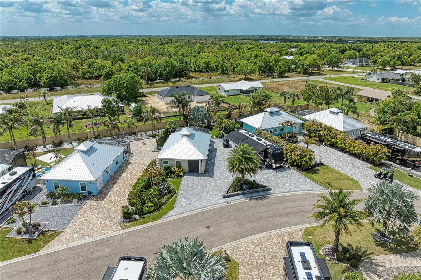 THORNTON CRK MOTORCOACH RESIDENCE - Residential