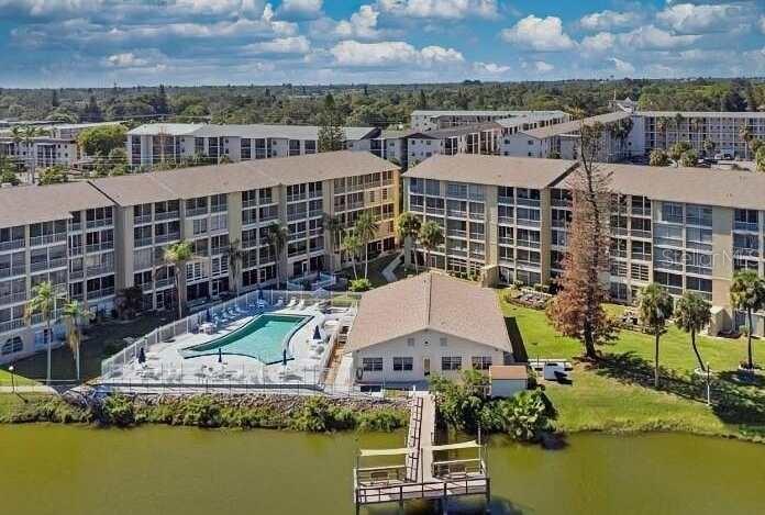 BAYSHORE ON THE LAKE APTS II SEC 3 - Residential