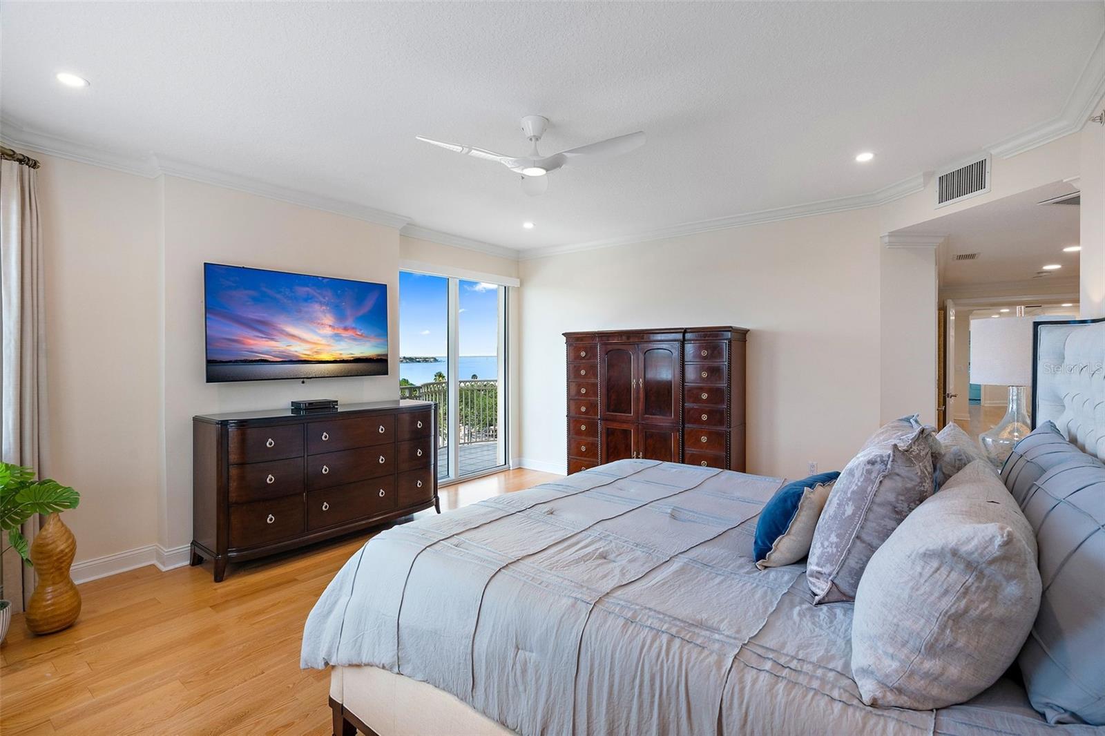 VINOY PLACE CONDO - Residential