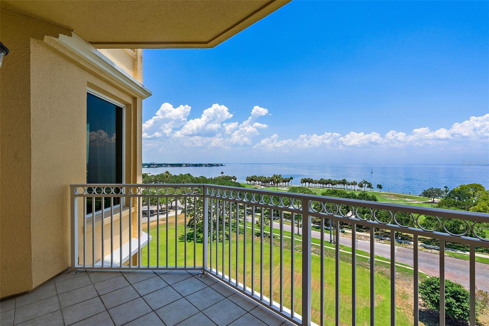 VINOY PLACE CONDO - Residential