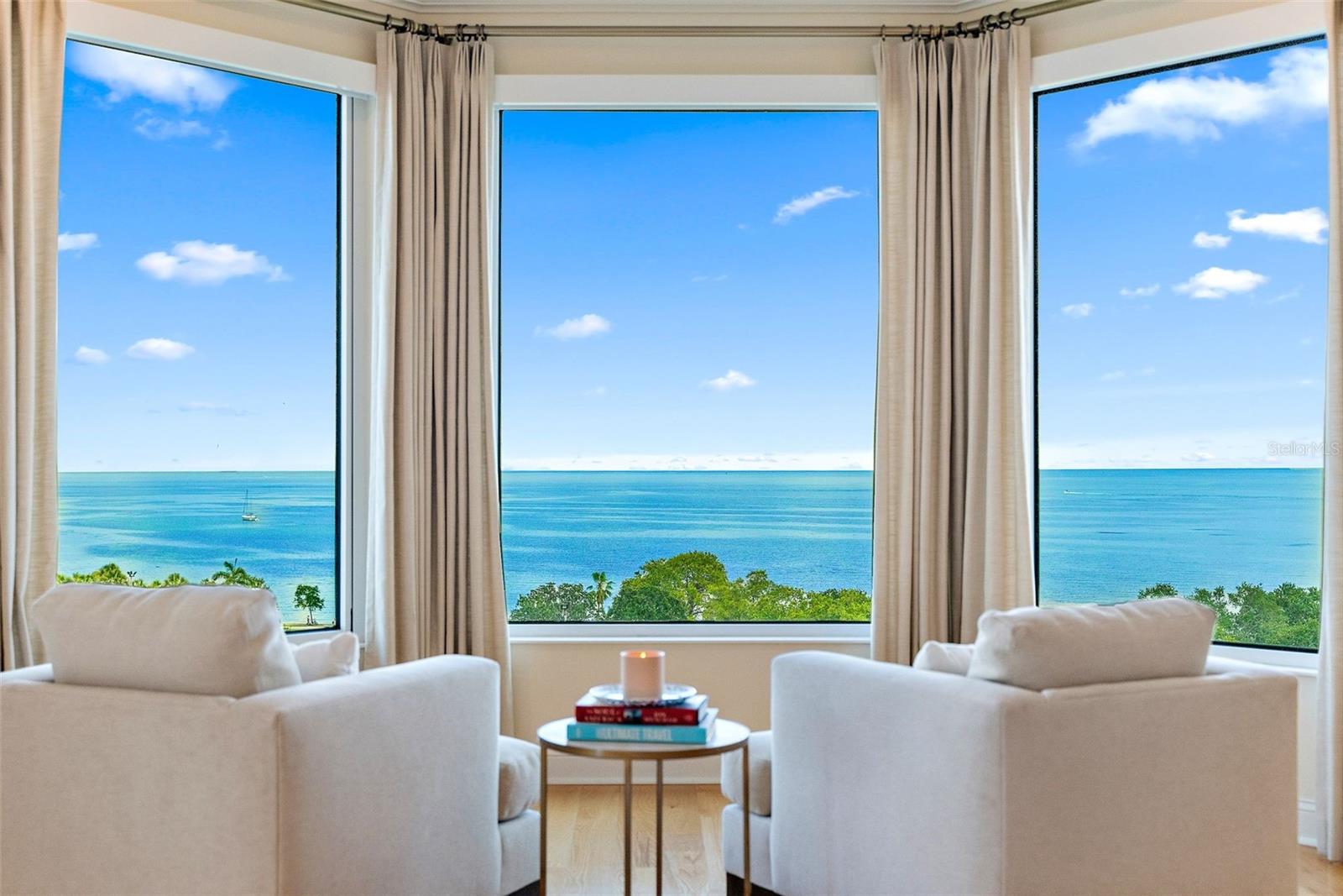 VINOY PLACE CONDO - Residential