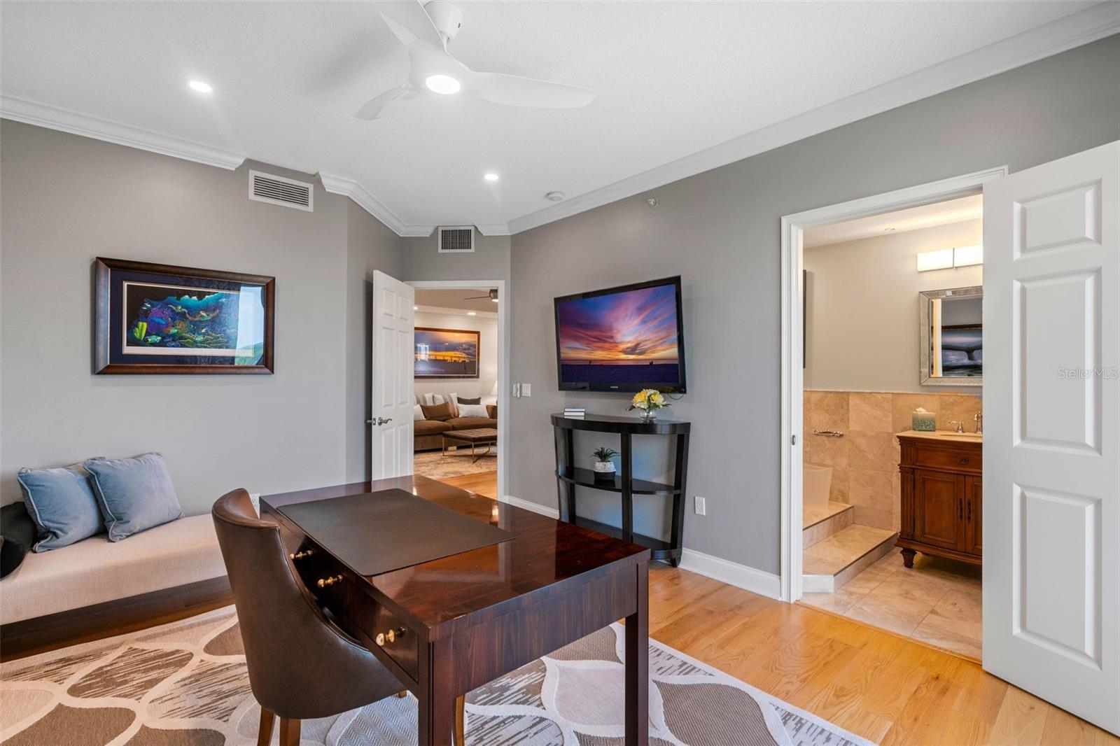 VINOY PLACE CONDO - Residential
