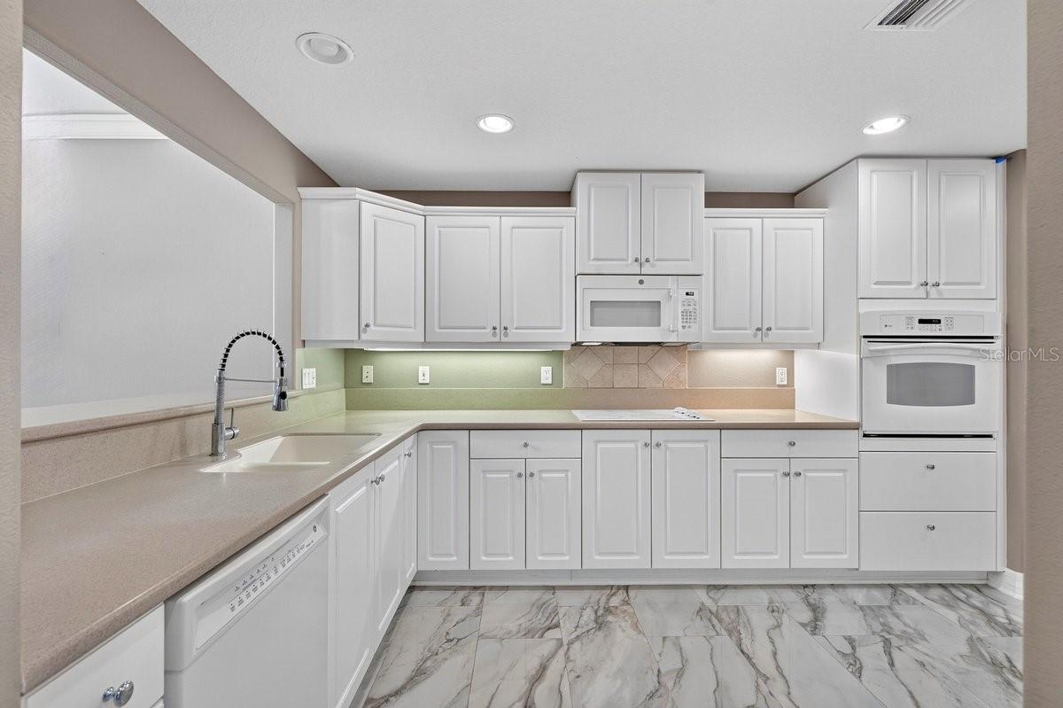 FAIRWAY CHASE CONDO PH 01-08 - Residential