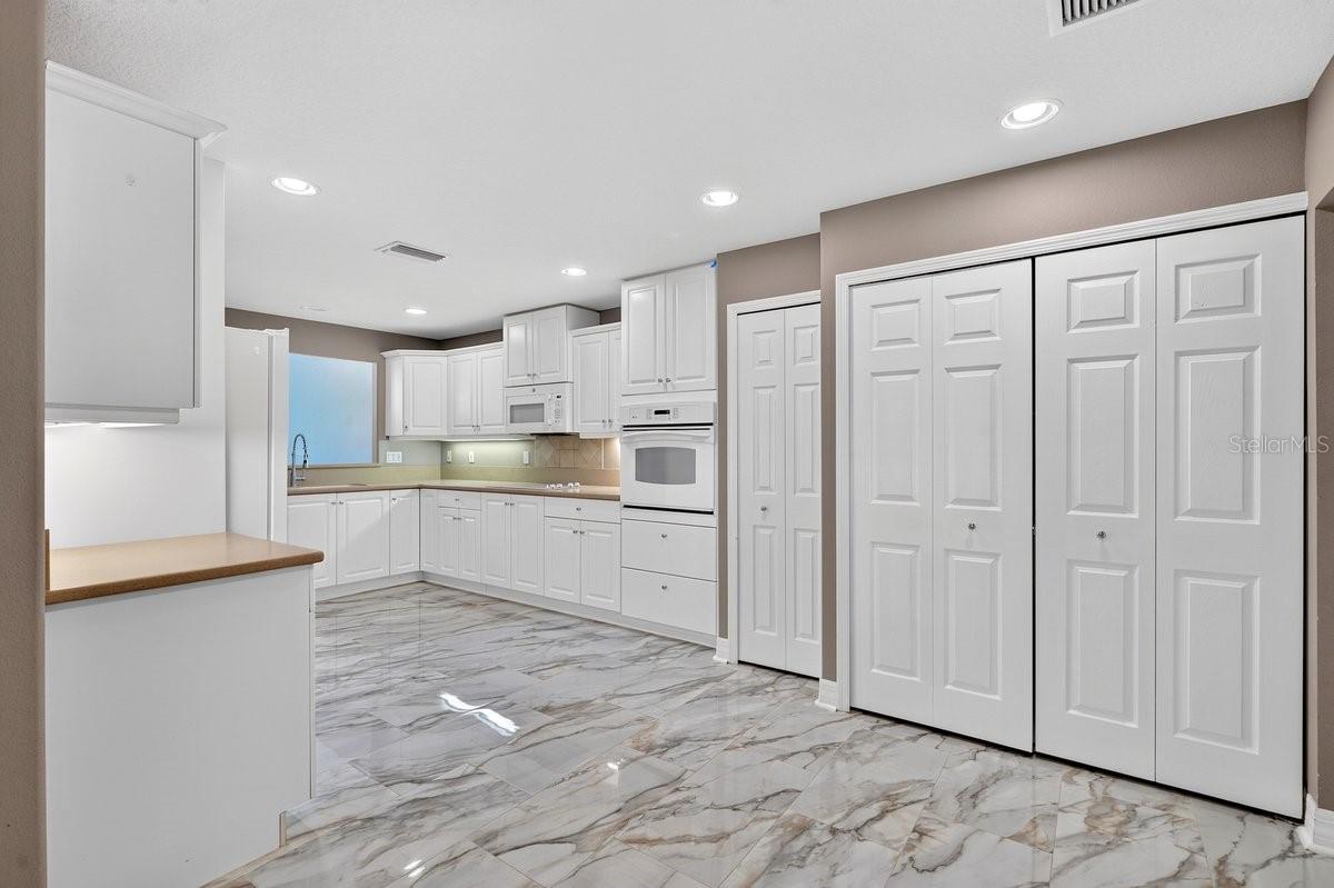 FAIRWAY CHASE CONDO PH 01-08 - Residential