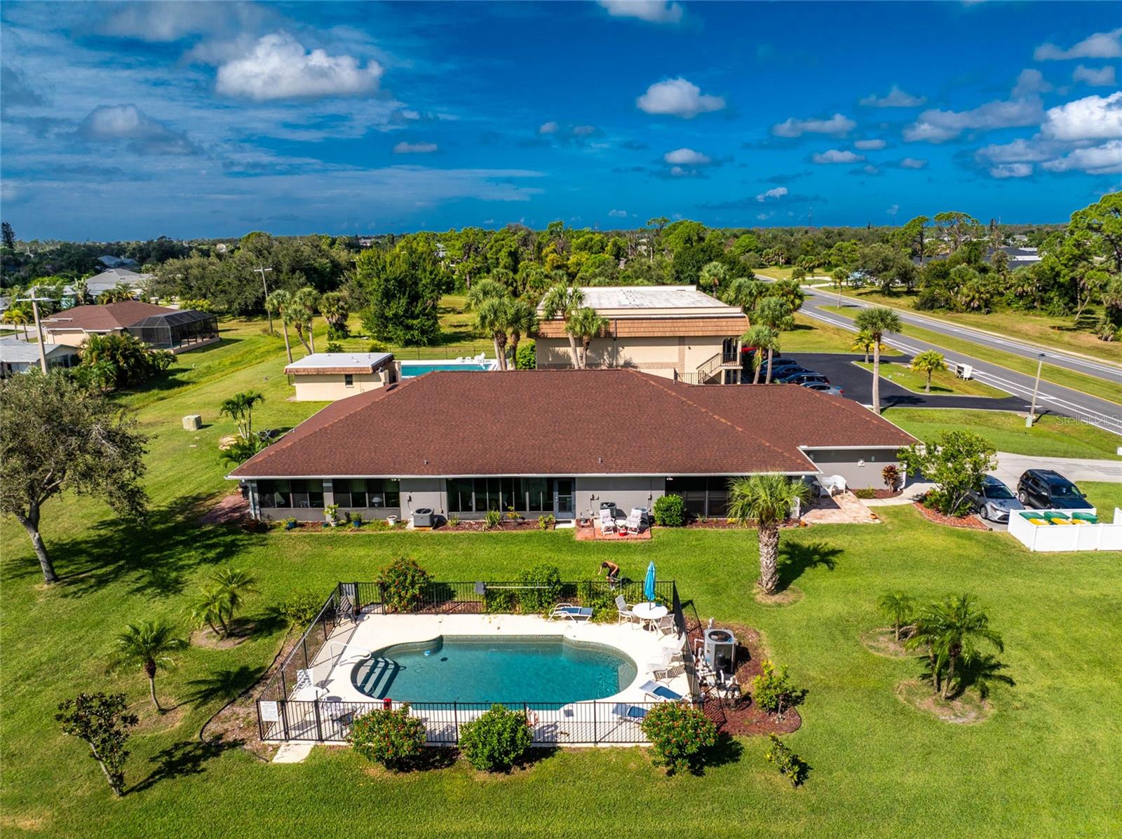 EL SOMBRERO VILLAGE - Residential