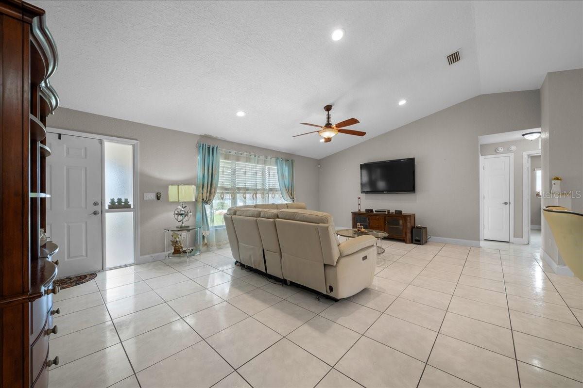 MARION OAKS - Residential