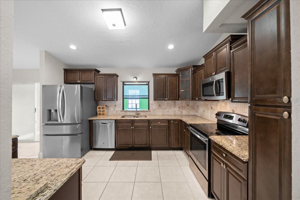 MARION OAKS - Residential
