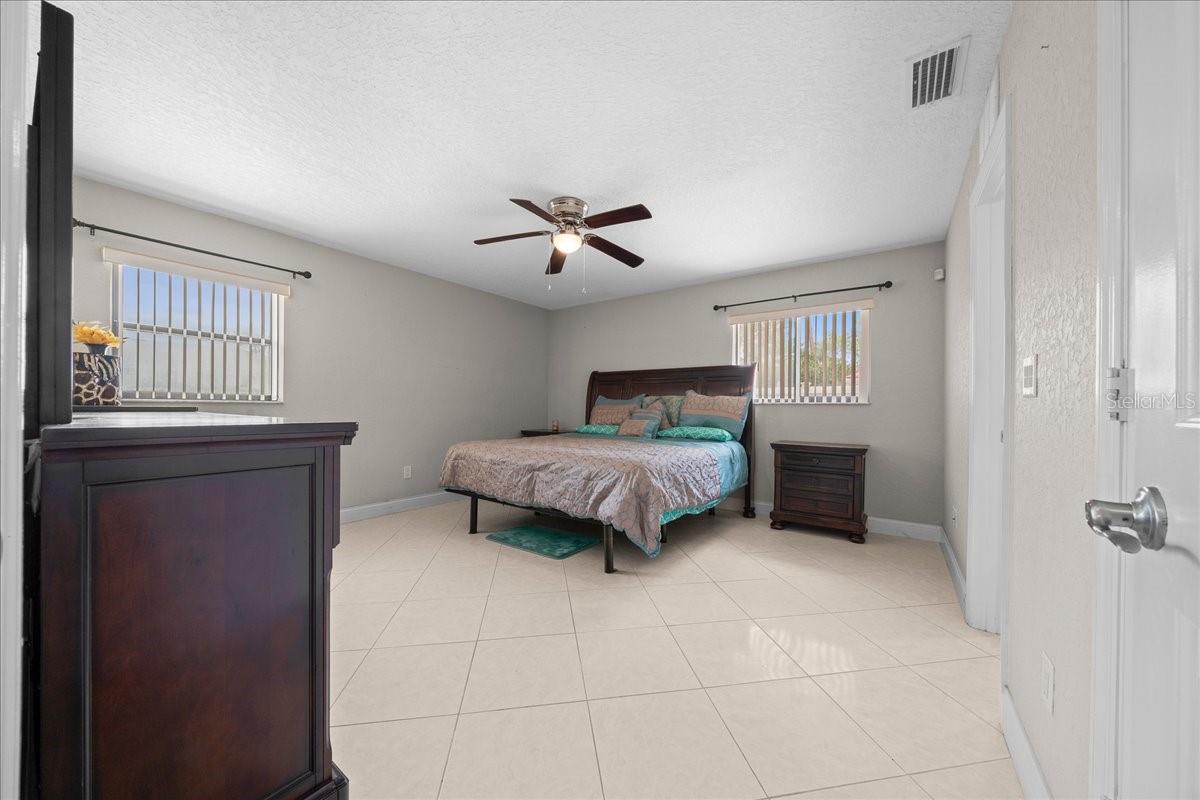MARION OAKS - Residential