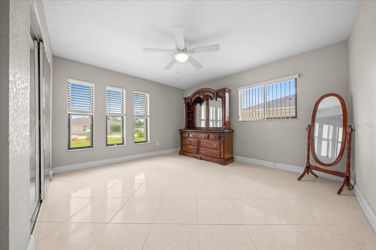 MARION OAKS - Residential